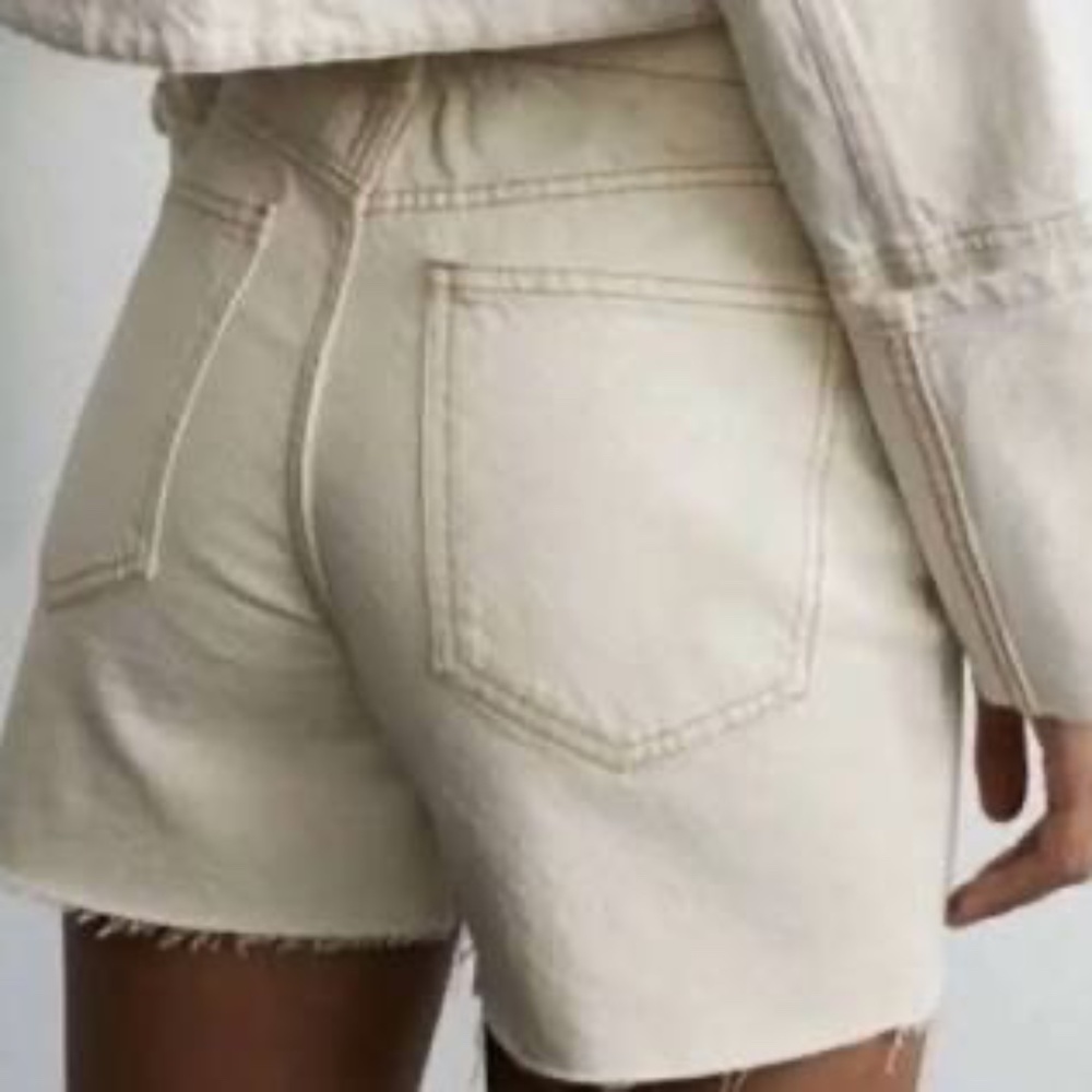 House of Harlow 1960 High Rise Mom Short Cream Raw Hem NWT 28